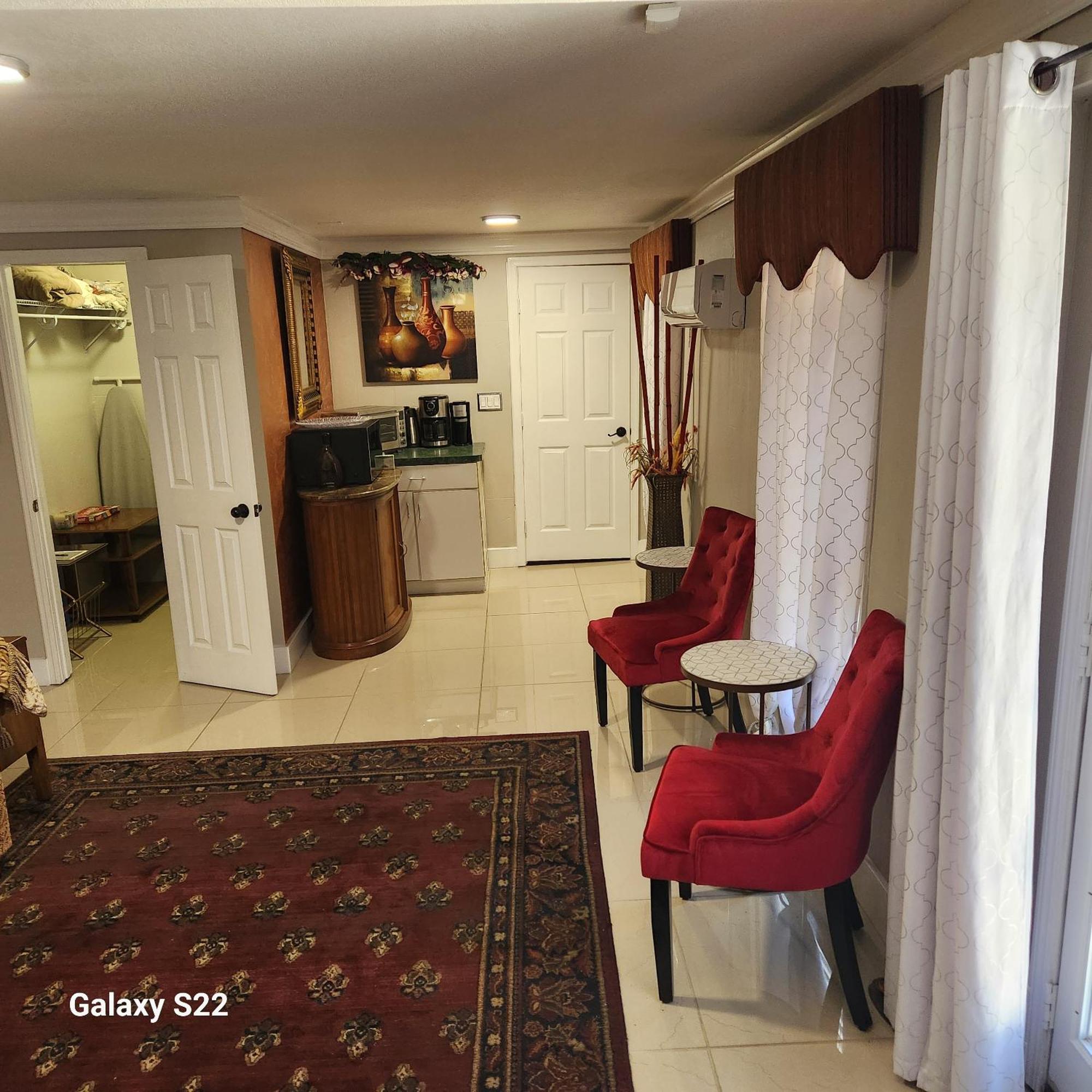 Cozy Mobay Bed & Breakfast Hampton Ngoại thất bức ảnh
